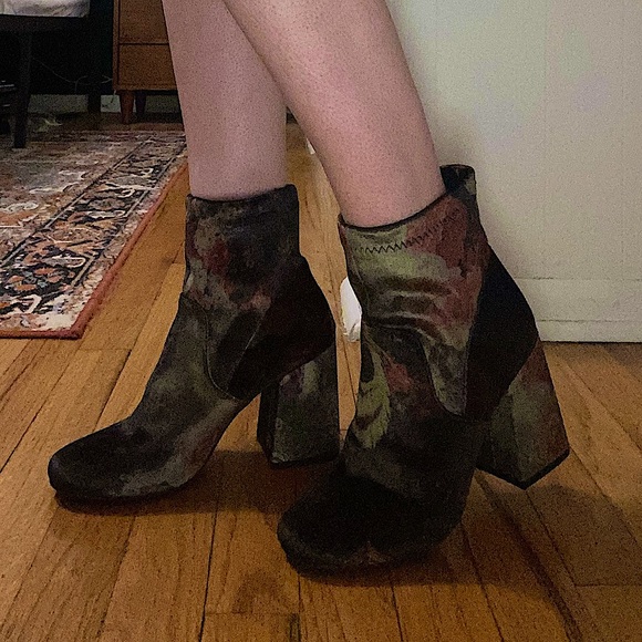 Velvet Feather Print Heel Booties - Picture 12 of 15